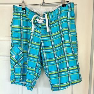 Kanu size M women’s Surf shorts 🌊 sporty beach Bermuda shorts - great condition